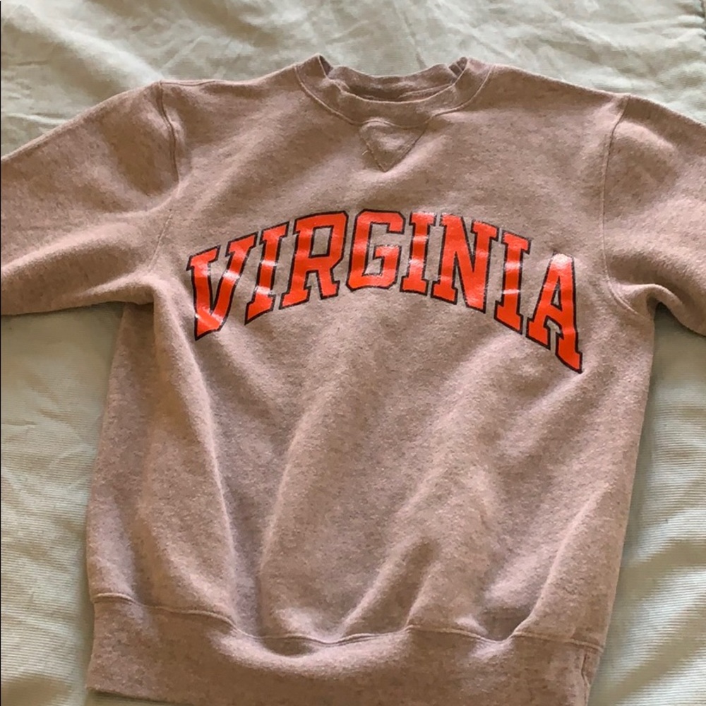 UVA sweatshirt (wahoowa!)